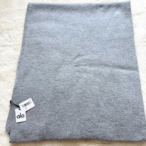 NWT!!! ALO Yoga women wool grey scarf oversize